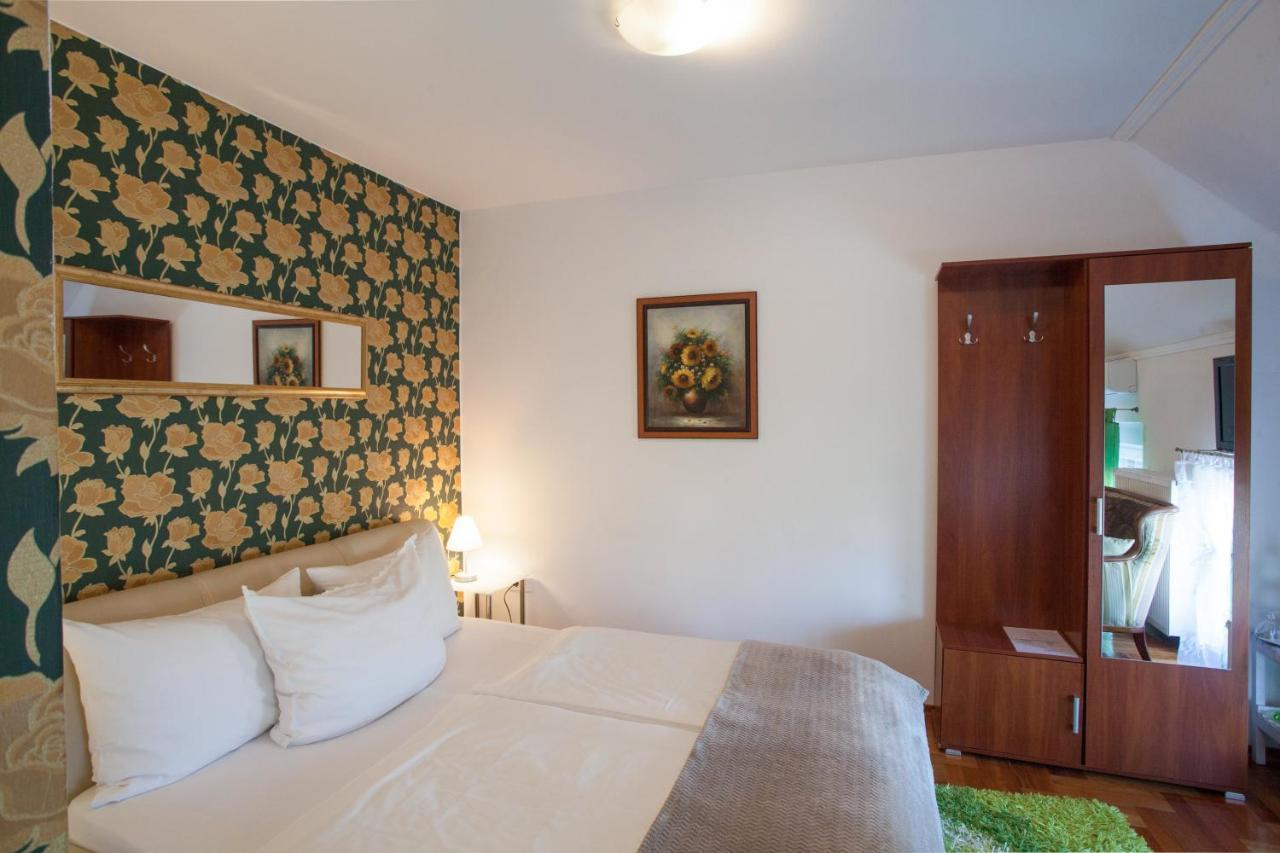 Bed and Breakfast Vila Rosa Vukovar Exterior foto