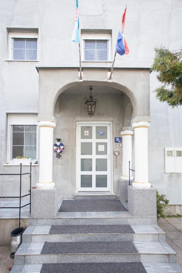 Bed and Breakfast Vila Rosa Vukovar Exterior foto