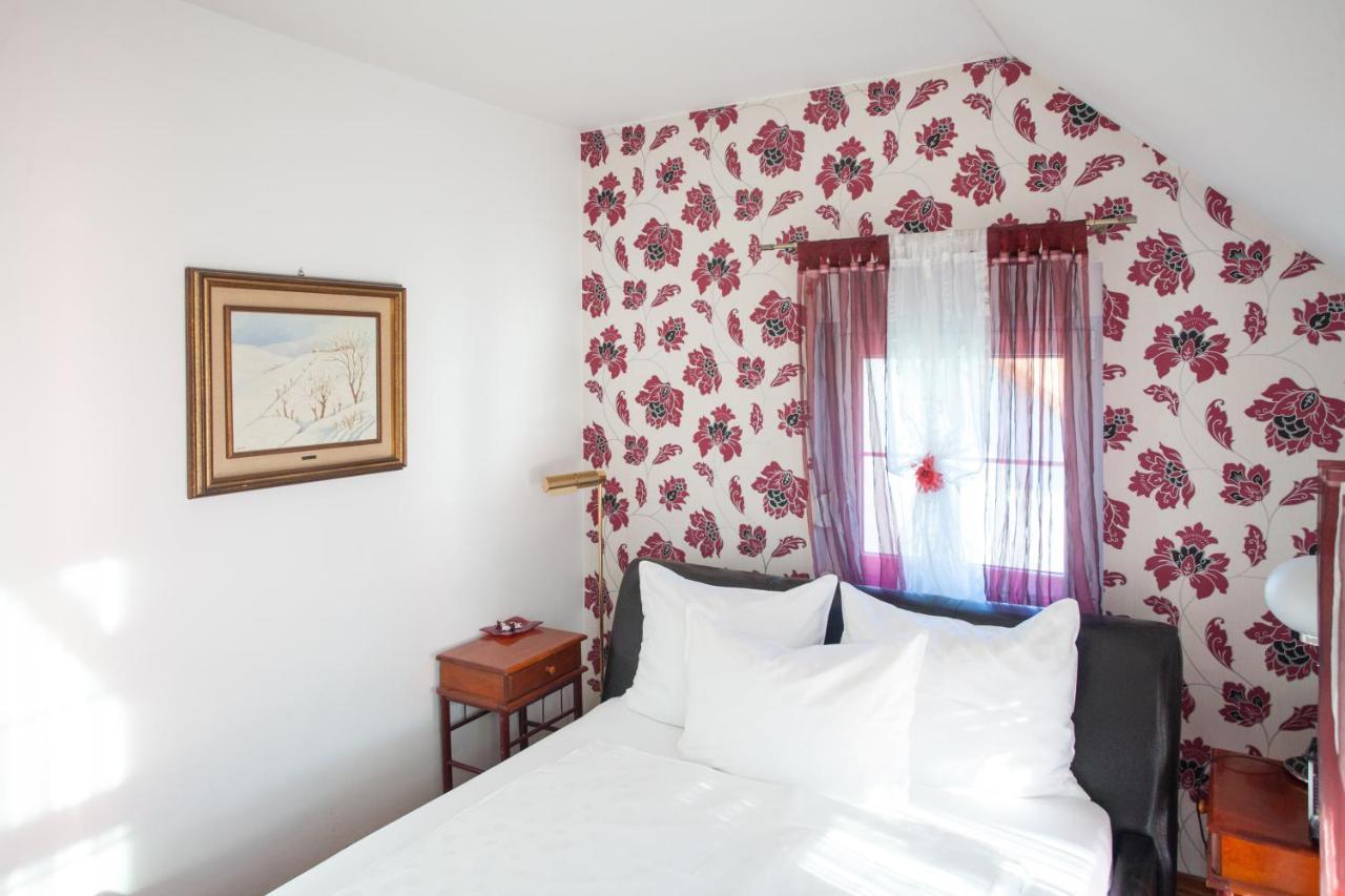 Bed and Breakfast Vila Rosa Vukovar Exterior foto