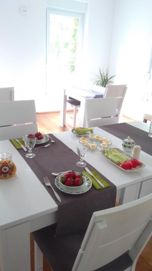 Bed and Breakfast Vila Rosa Vukovar Exterior foto